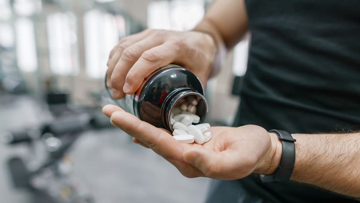 Protein powders and pre-workout supplements: How to choose safe products