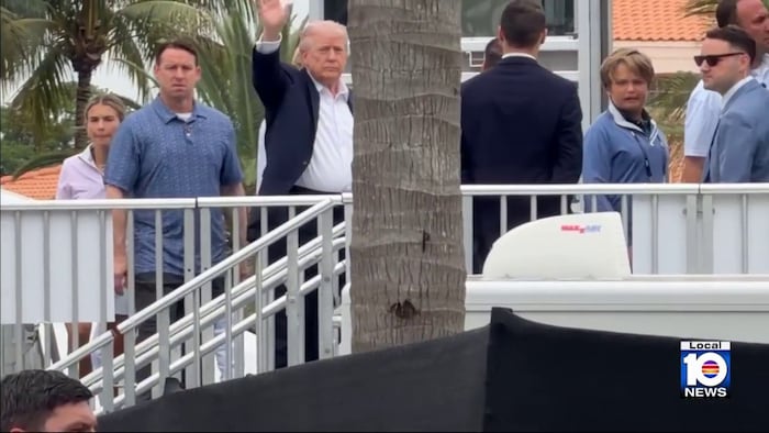 Trump enjoys Sunday at Doral golf tournament amid peace talks with Iran