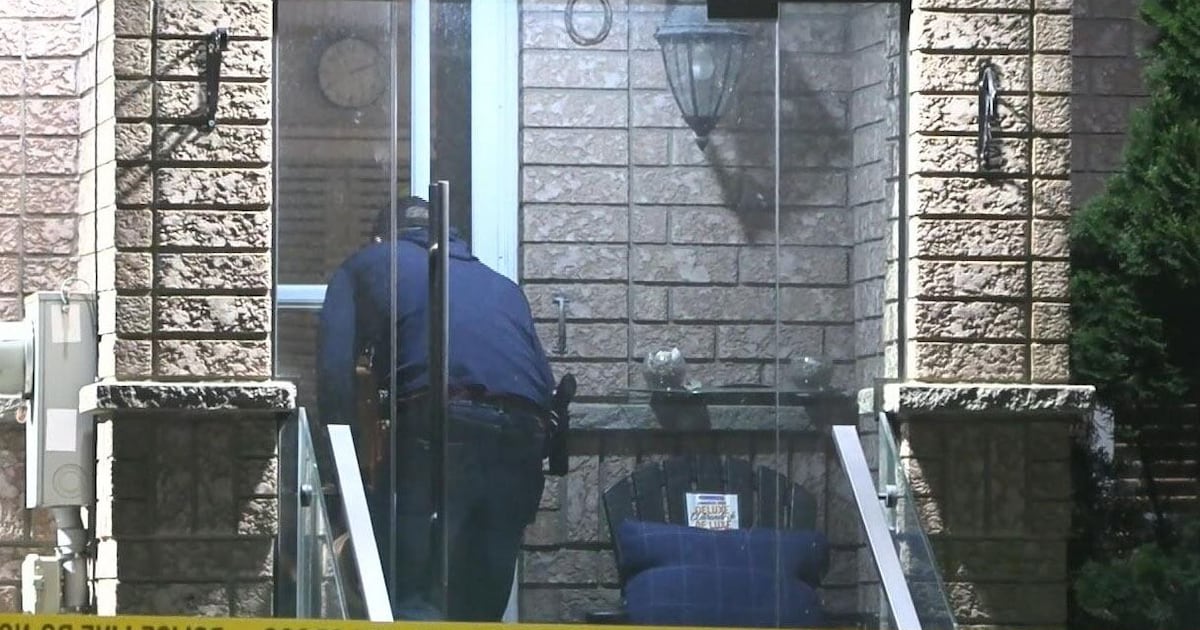 Two people injured in stabbing during Mississauga home invasion – CP24