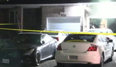 Two people injured in Mississauga neighbourhood stabbing – CP24