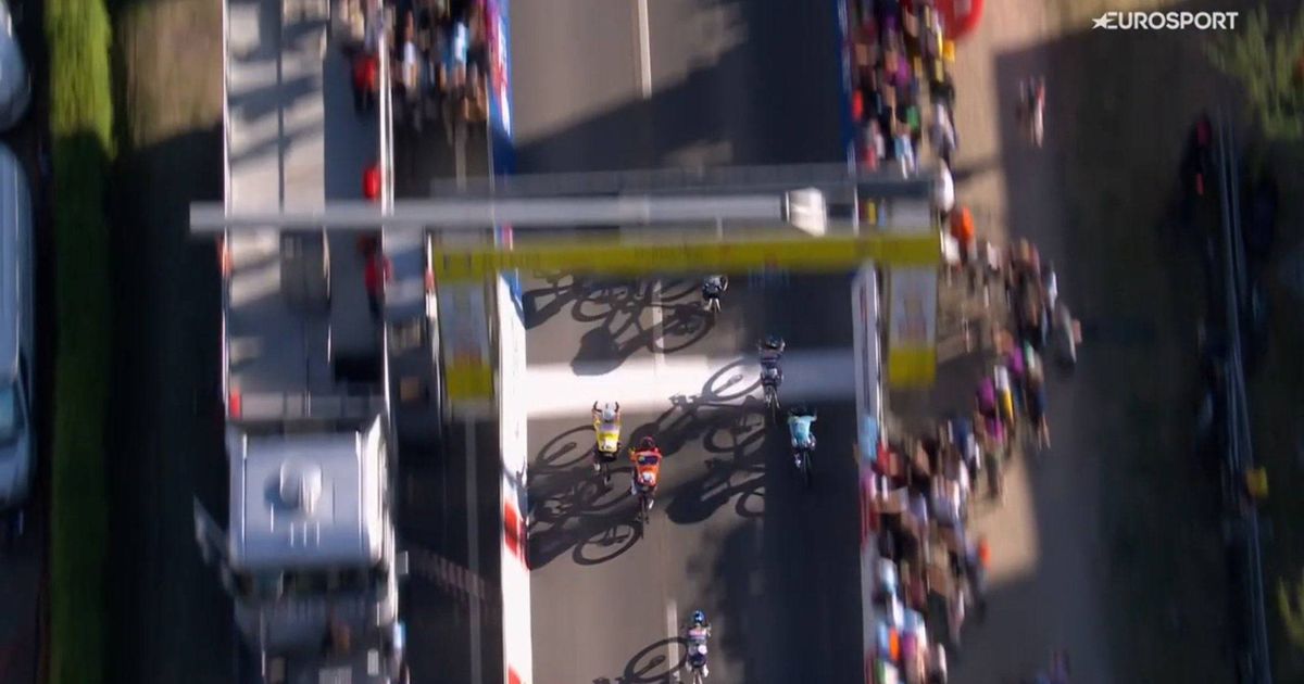 Dorian Godon outsprints Tadej Pogačar in Romandie stage 3