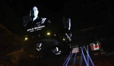 Golden Knights hold pregame moment of silence for Busch