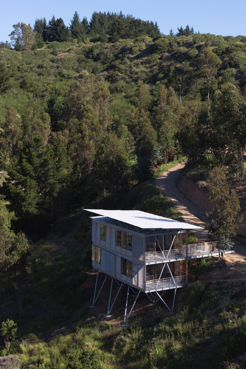 IBSP II modular house in Chile by Ignacio Rojas Hirigoyen and Leonardo Gúzman Valencia