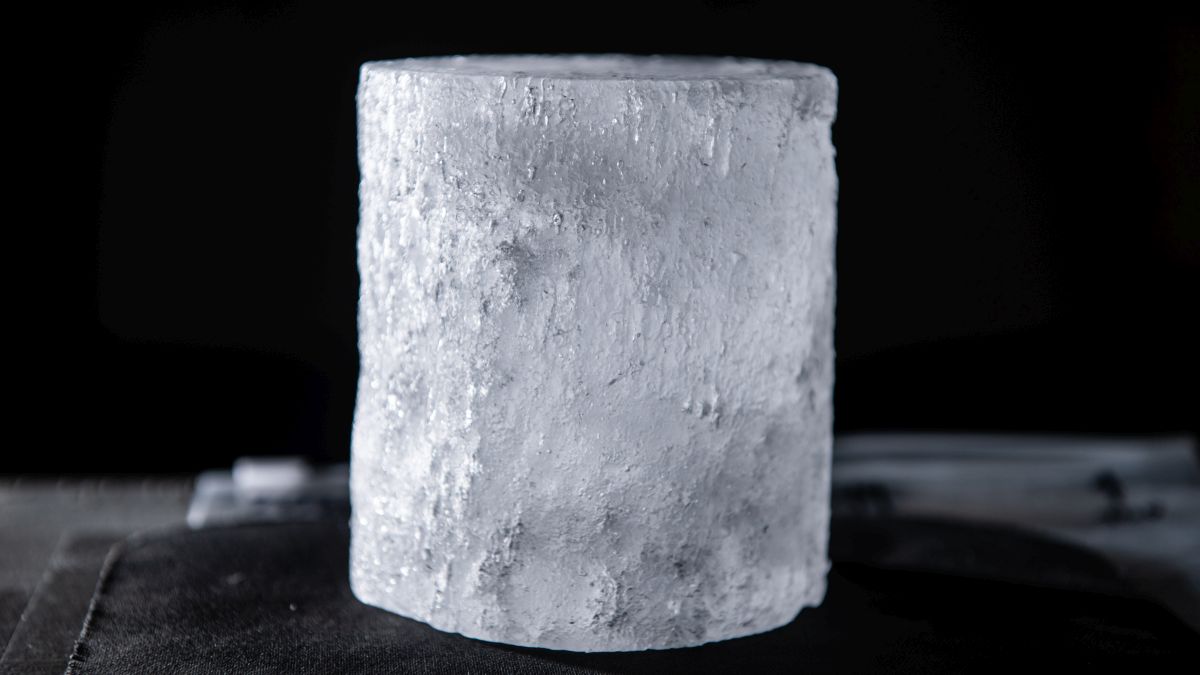 Stardust Trapped in Antarctic Ice Reveals Earth's Journey Through The Cosmos : ScienceAlert
