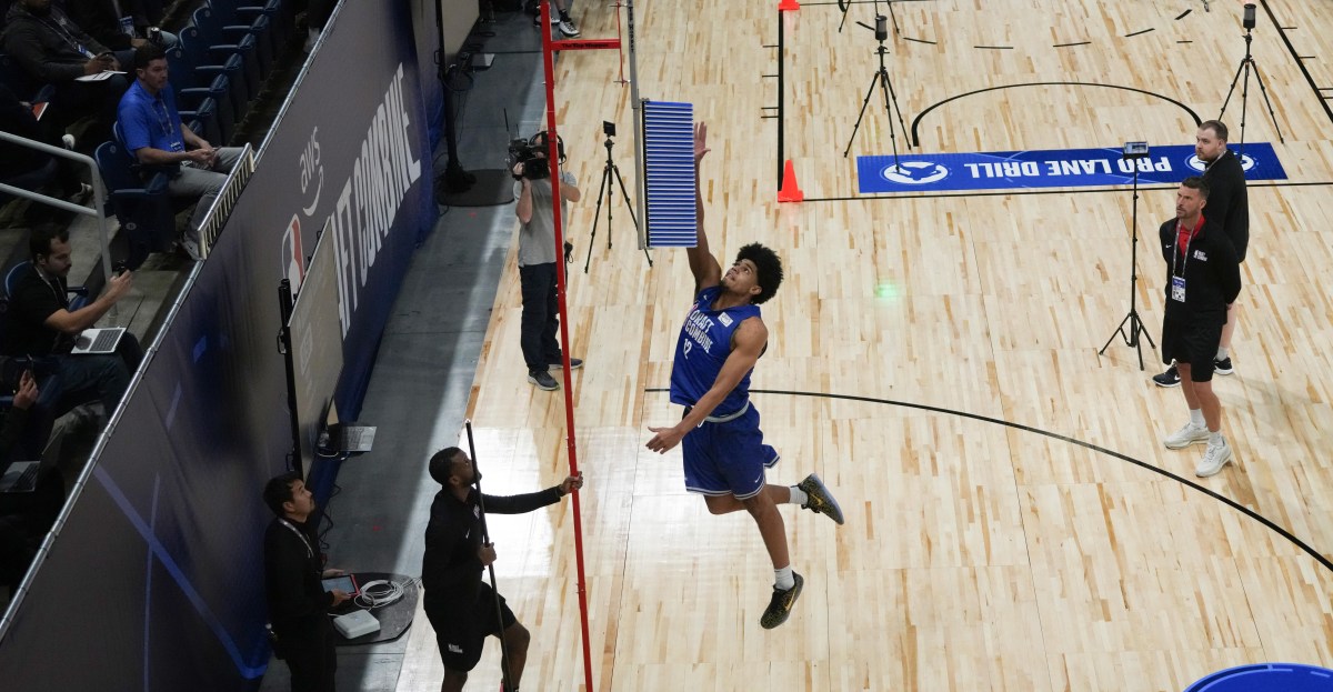 Arizona Wildcats’ Koa Peat falls in NBA mock drafts after mixed combine performance