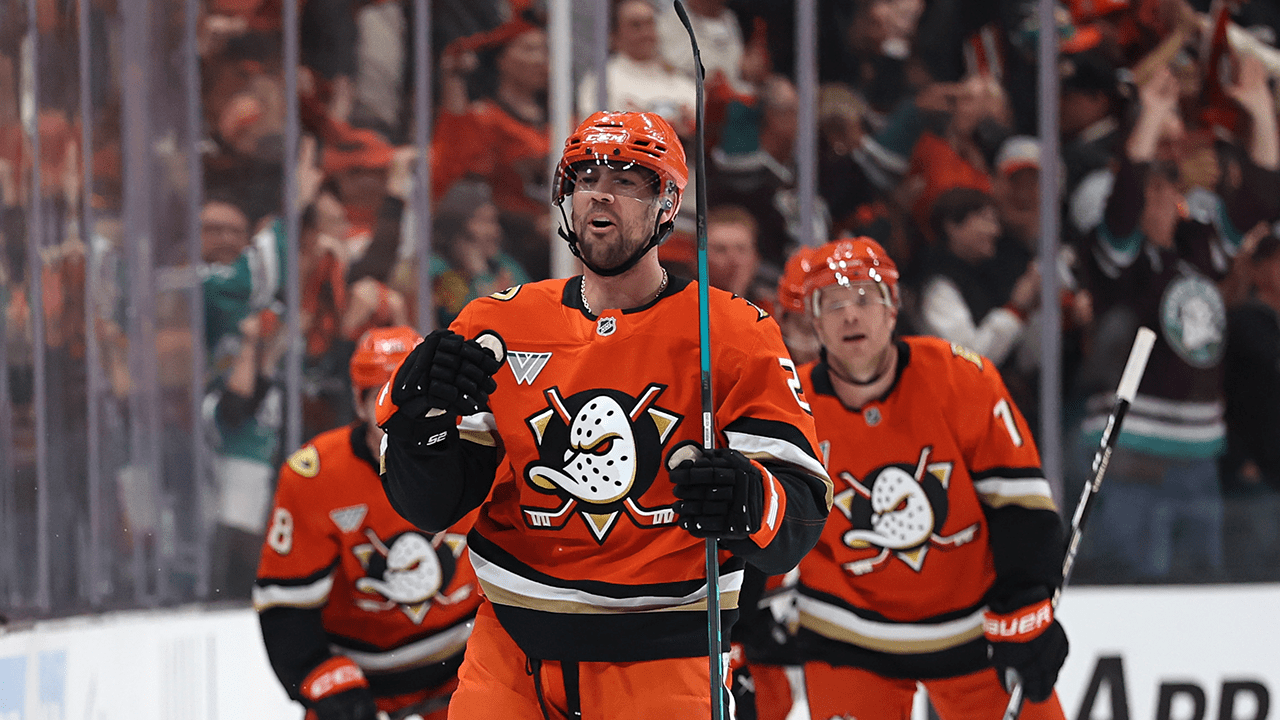 Poehling kicks off scoring | NHL.com