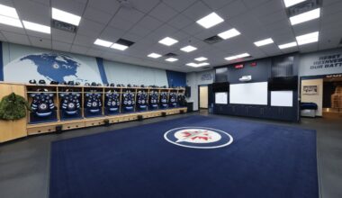 Winnipeg Jets dressing room stalls up for auction