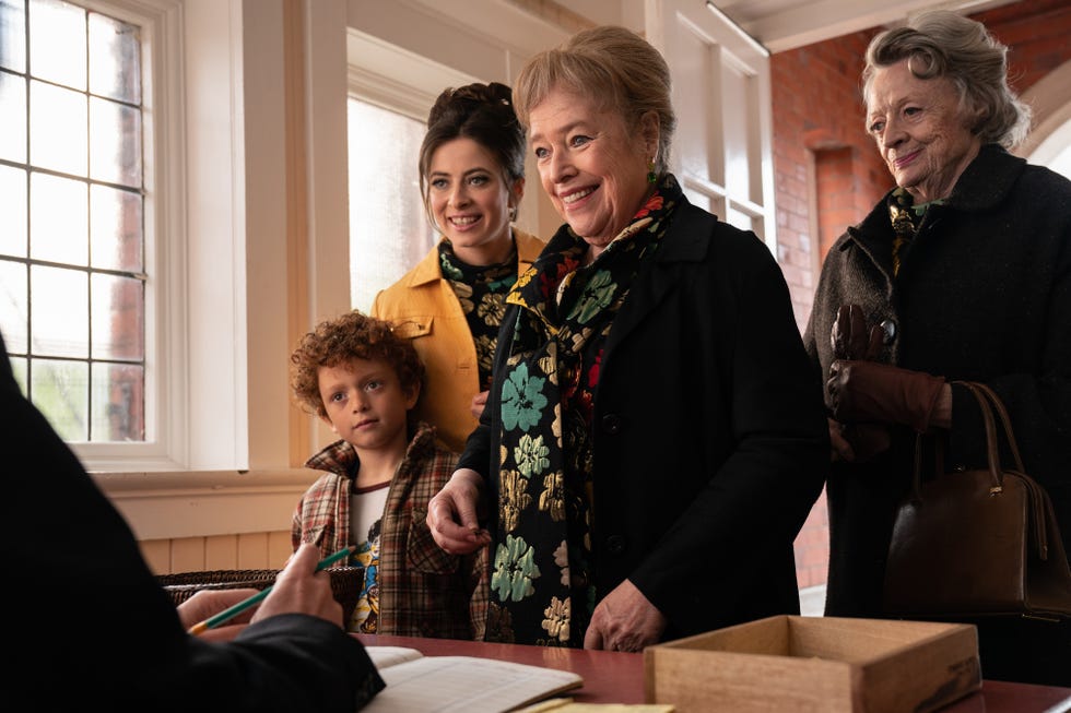 Kathy Bates, Maggie Smith, The Miracle Club kathy bates, maggie smith, the miracle club
