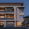 © Yumeng Zhu Kawagebo Snow Mountain Hotel / Moguang Studio - Exterior Photography, Balcony