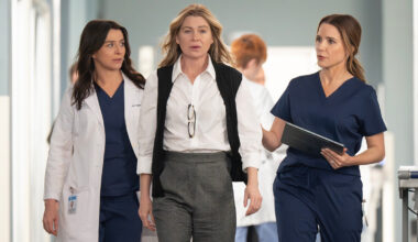 Amelia & Cass Hook Up
