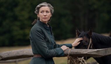 Outlander Season 8 Finale Easter Eggs: Who's In Post-Credits Scene?