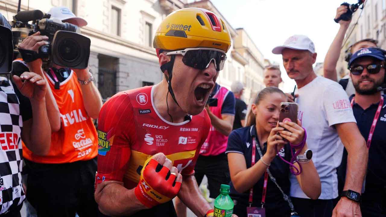 Dversnes wins Giro's 15th stage from breakaway, Vingegaard stays in pink
