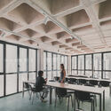 © Javier de Paz Leganés Auto Center / OOIIO Arquitectura - Interior Photography, Dining room, Glass, Chair