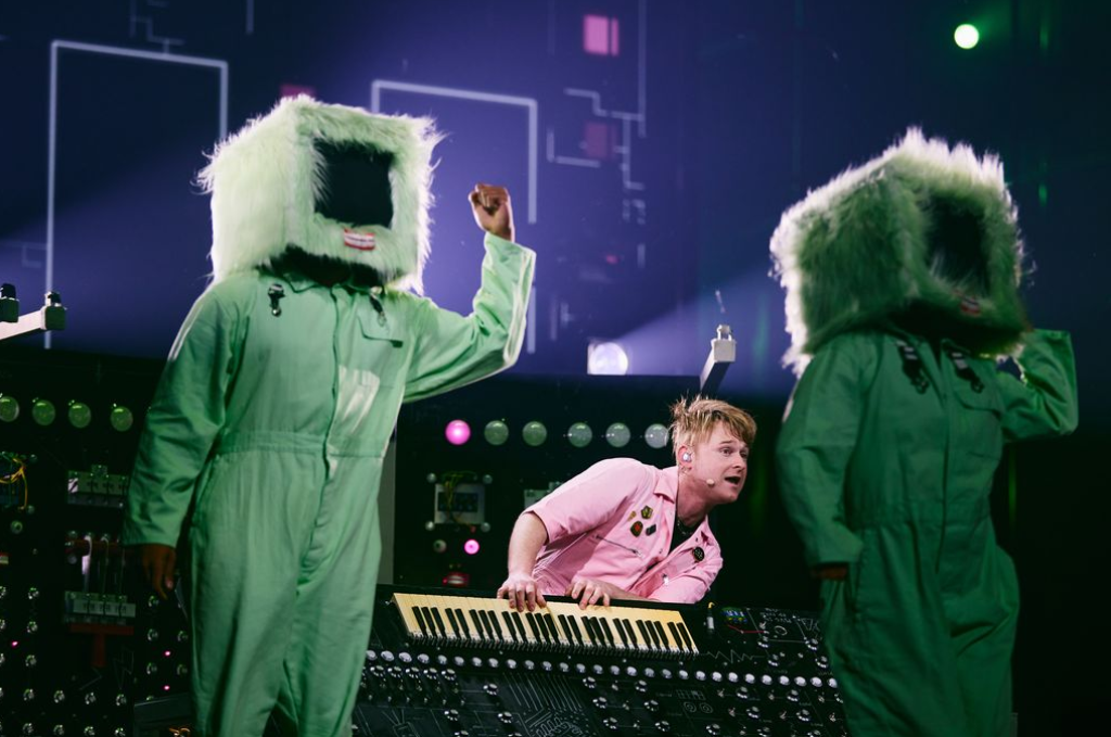 The UK's entry, Look Mum No Computer, during rehearsals in Vienna