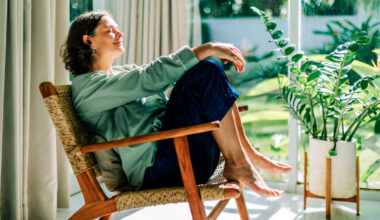 3 Best Mindfulness Exercises for Beginners, According to an Expert