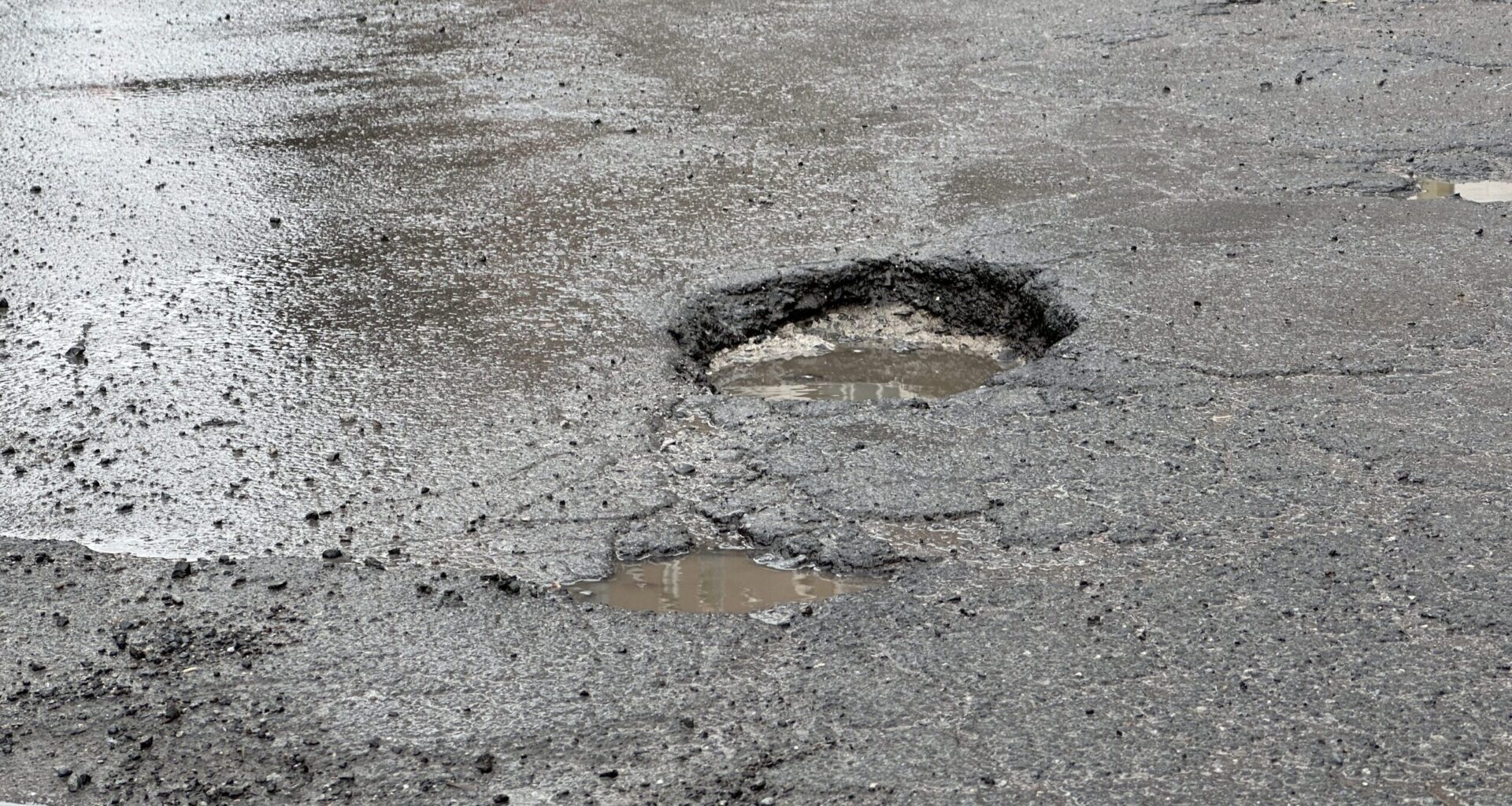 Montreal unveils new strategy to tackle pothole crisis, promising lasting results