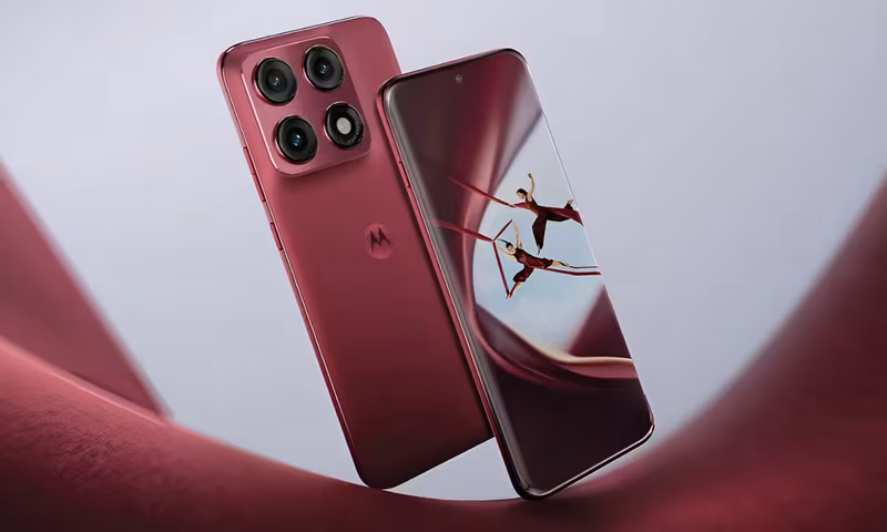 Fashion-Forward Photography Smartphones : Moto Edge 70 Pro+