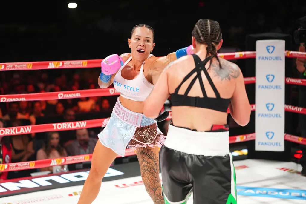 Desley Robinson now holds three pieces of gold at middleweight