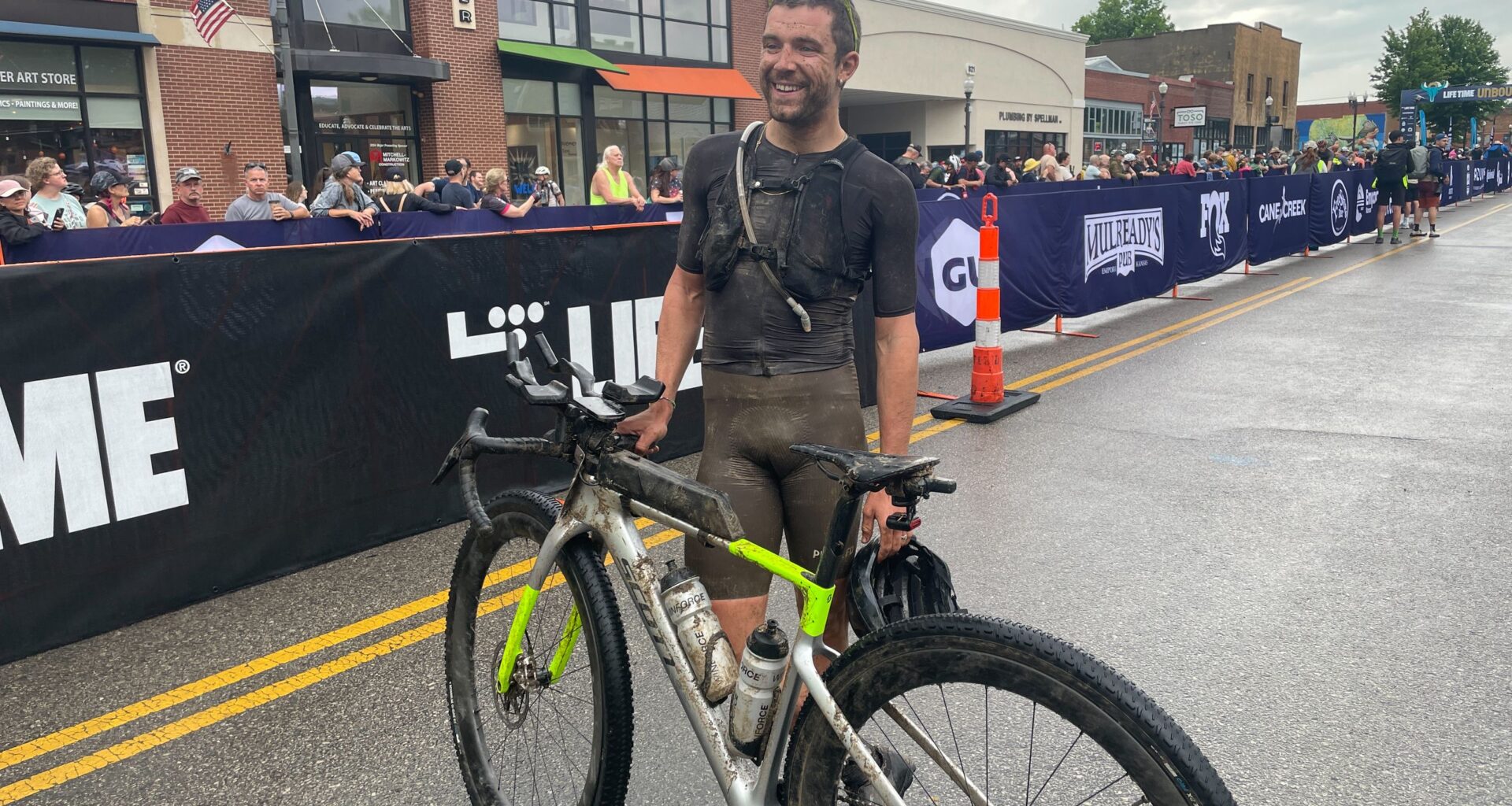 Unbound Gravel XL: Robin Gemperle claims victory in horrible conditions, forced to walk for 21km