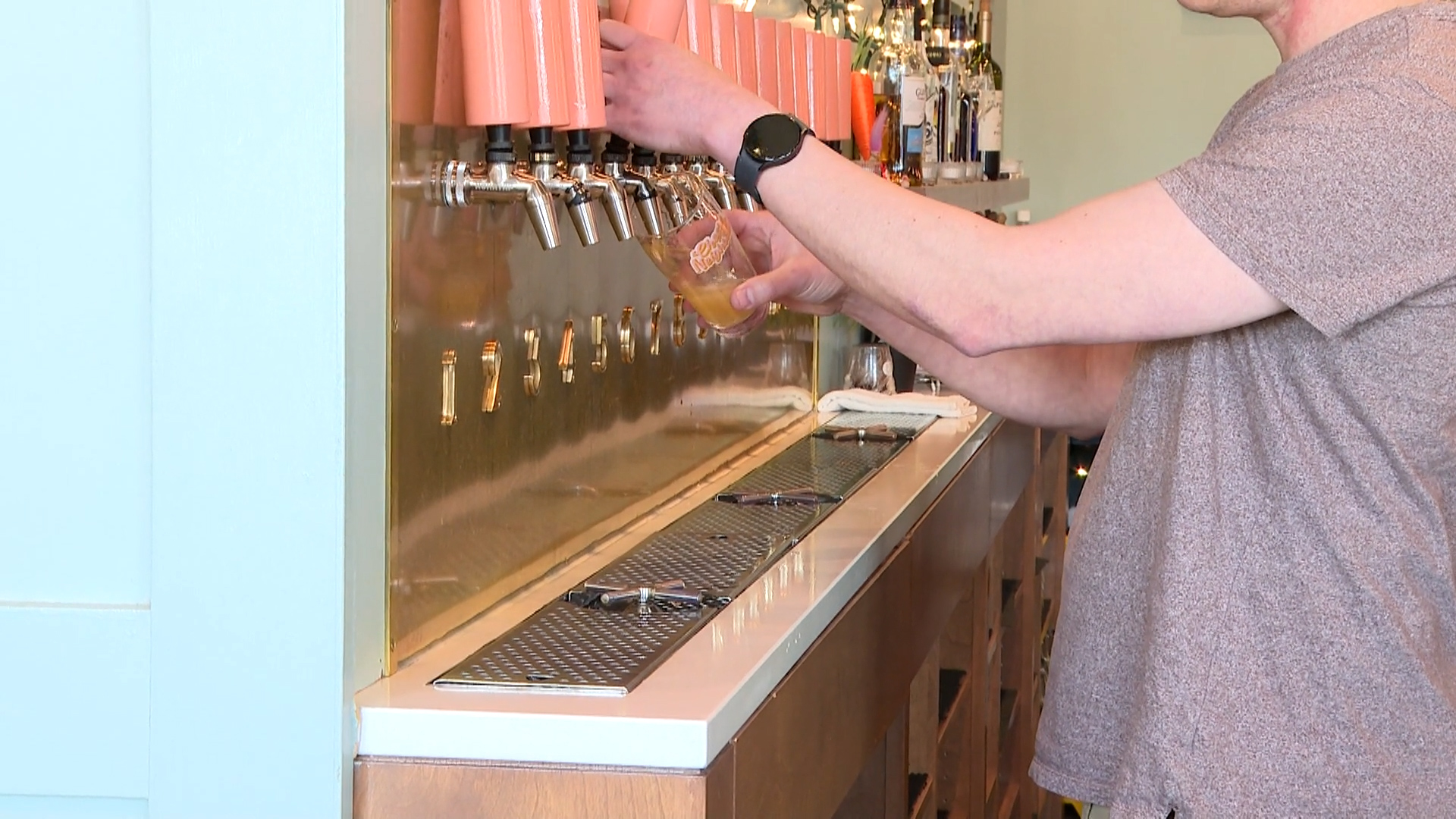 Click to play video: 'New Brunswick to allow direct-to-consumer alcohol sales with some other provinces'