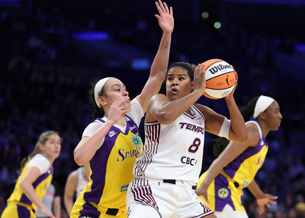 The Sparks had a difficult game against Toronto on the day. Photo = Getty Images/AFP= Courtesy of Yonhap News