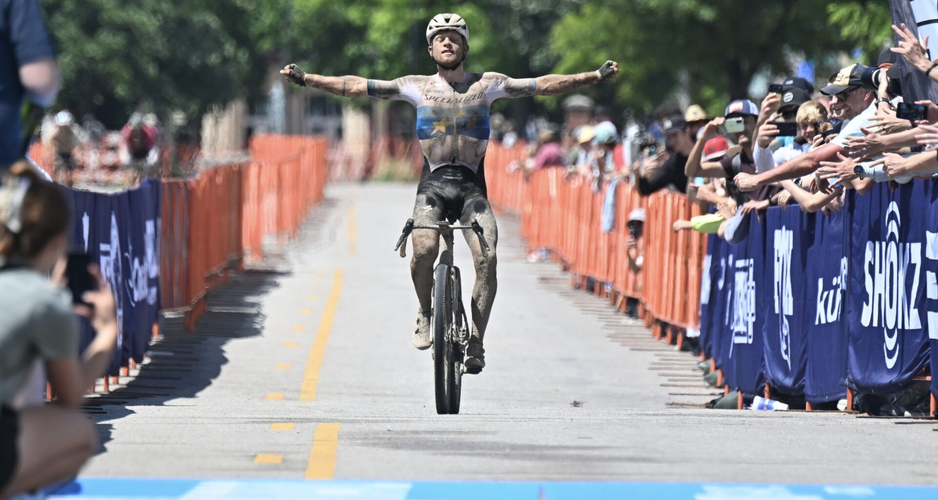 Unbound Gravel 200 men: European Champion Mads Würtz Schmidt wins rainy, windy, muddy edition with epic solo