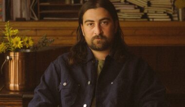 Noah Kahan's 'The Great Divide' Debuts Atop Billboard 200 Chart