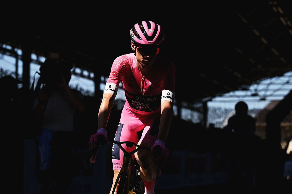 GEMONA DEL FRIULI, ITALY - MAY 30: Jonas Vingegaard of Denmark and Team Visma | Lease a Bike - Pink Leader Jersey prior to the 109th Giro d&amp;apos;Italia 2026, Stage 20 a 200km stage from Gemona del Friuli to Piancavallo 1289m / #UCIWT / on May 30, 2026 in Gemona del Friuli, Italy. (Photo by Dario Belingheri/Getty Images)
