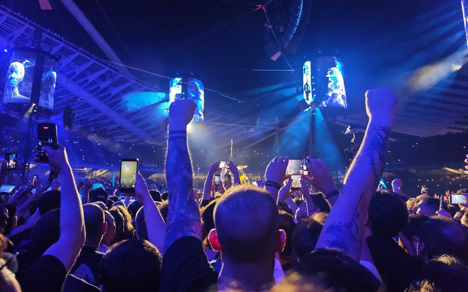 More than 80,000 attend Metallica concert