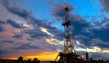 Record-low U.S. shale well backlog curbs fast output gains amid export surge