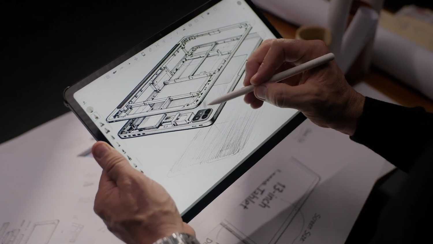 Person using Onn 13 Pro.