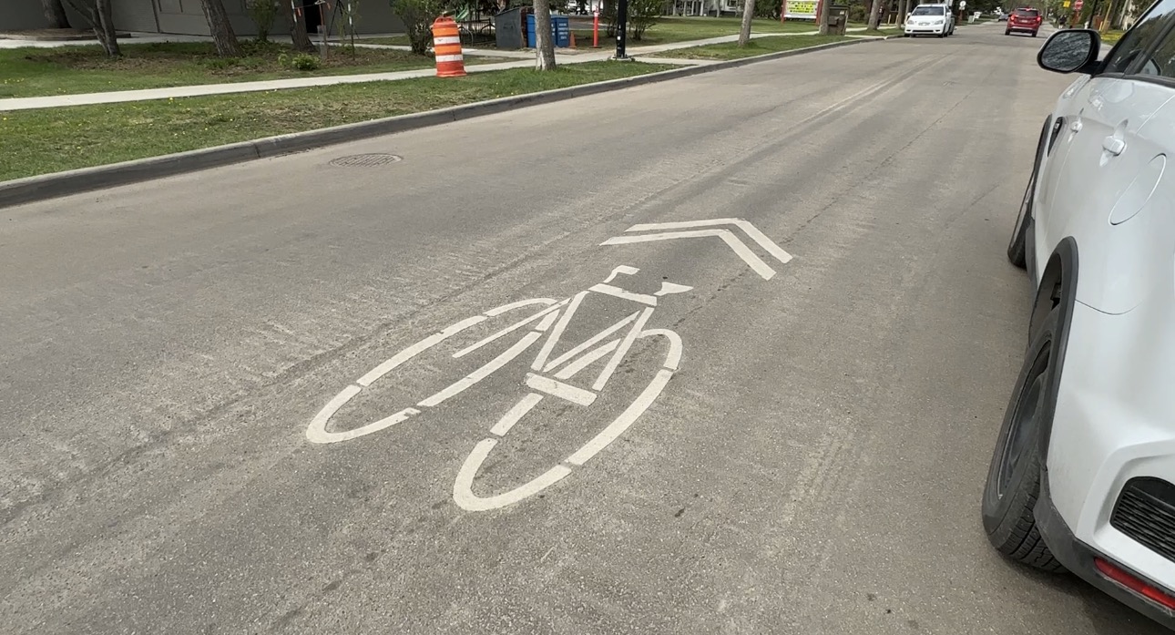 West Edmonton neighbourhood residents sounding alarm over planned bike lanes