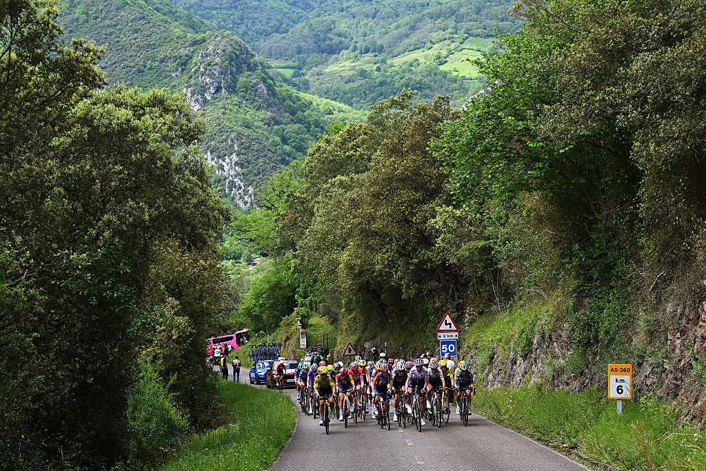 The peloton during stage 7 of the 2026 La Vuelta Femenina. (Photo by Szymon Gruchalski/Getty Images)