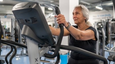 5 simple exercises for elder people. (Unsplash)