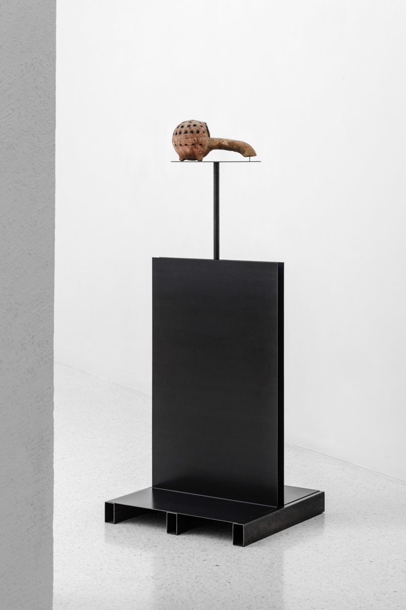 piedistalli giving voice to the silent servant 4