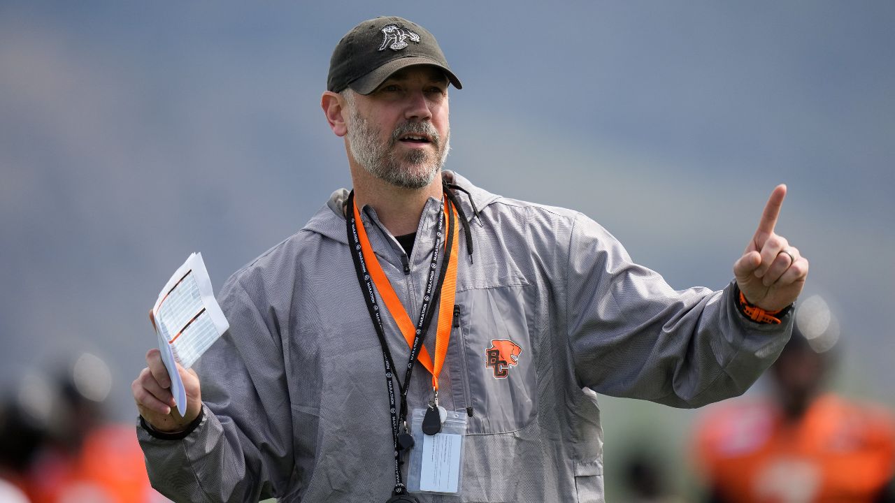 Lions 'continue to build' as camp opens