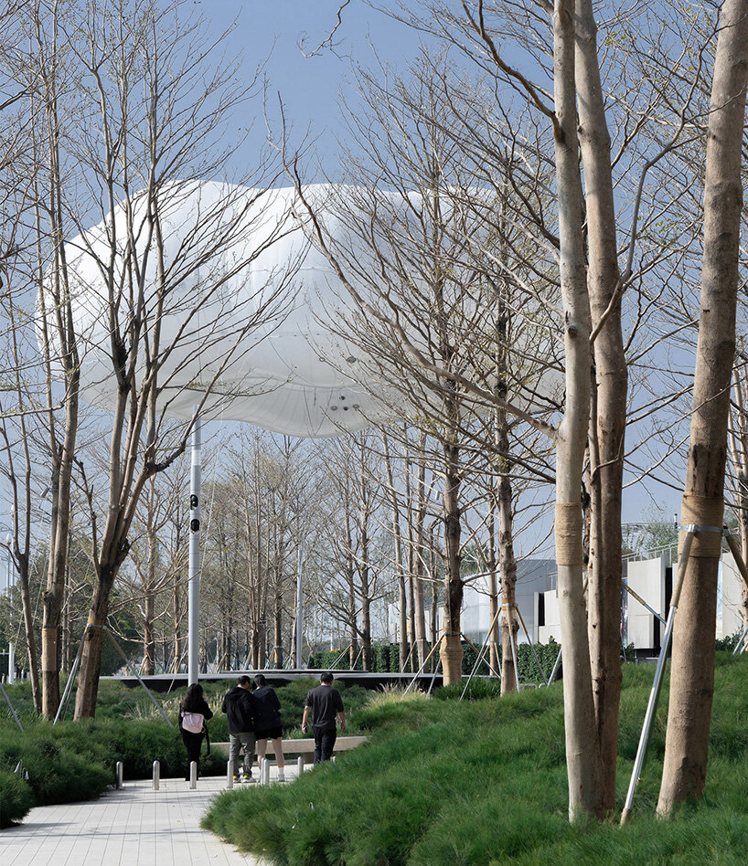 PILLS lets soft cloud-like structure drift above china using inflatable membrane technology - 4