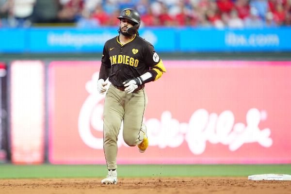Padres put Luis Campusano on IL, recall Rodolfo Durán for MLB debut