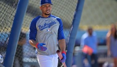 Mookie Betts rejoins Dodgers after five weeks on IL
