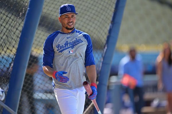 Mookie Betts rejoins Dodgers after five weeks on IL