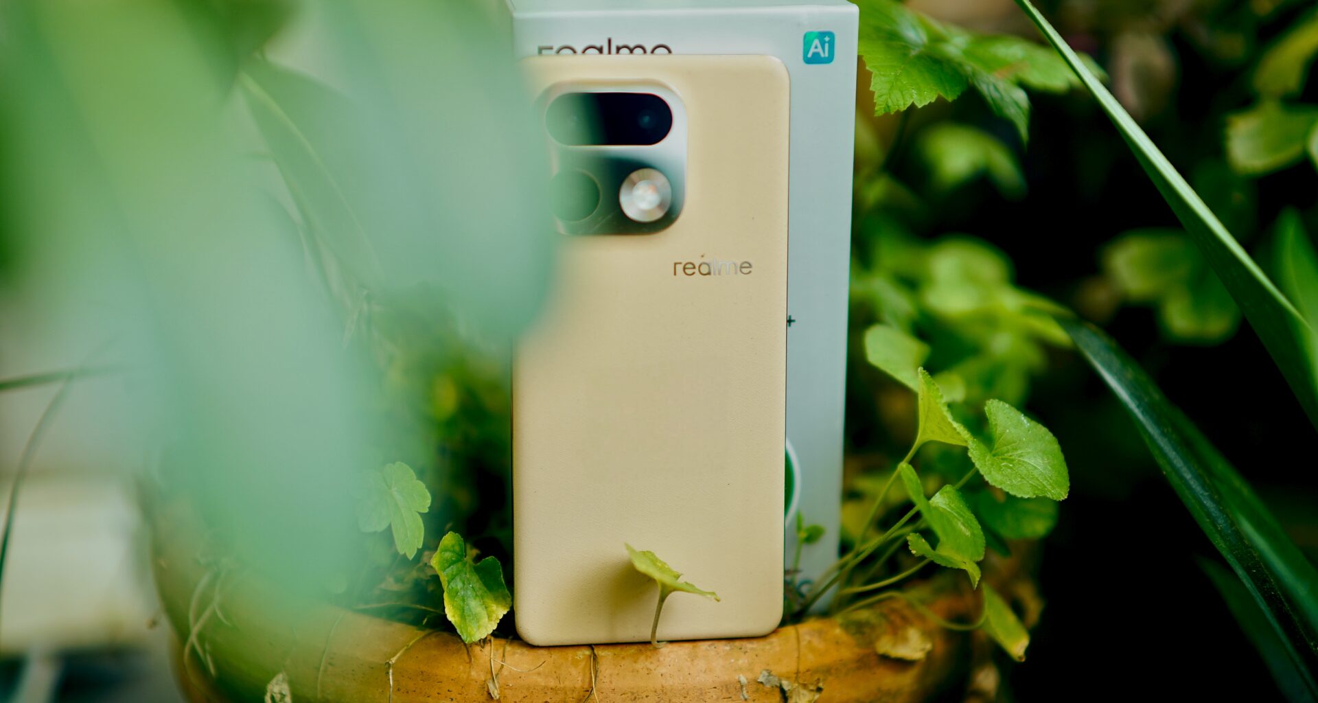 Mid-range storage duel: Poco X8 Pro clearly beats Realme smartphone