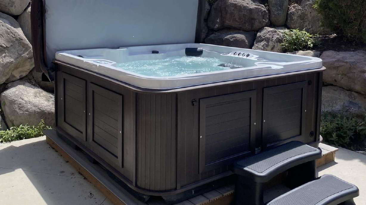 Immerse yourself in relaxation: Discover the benefits of cold and hot water therapy