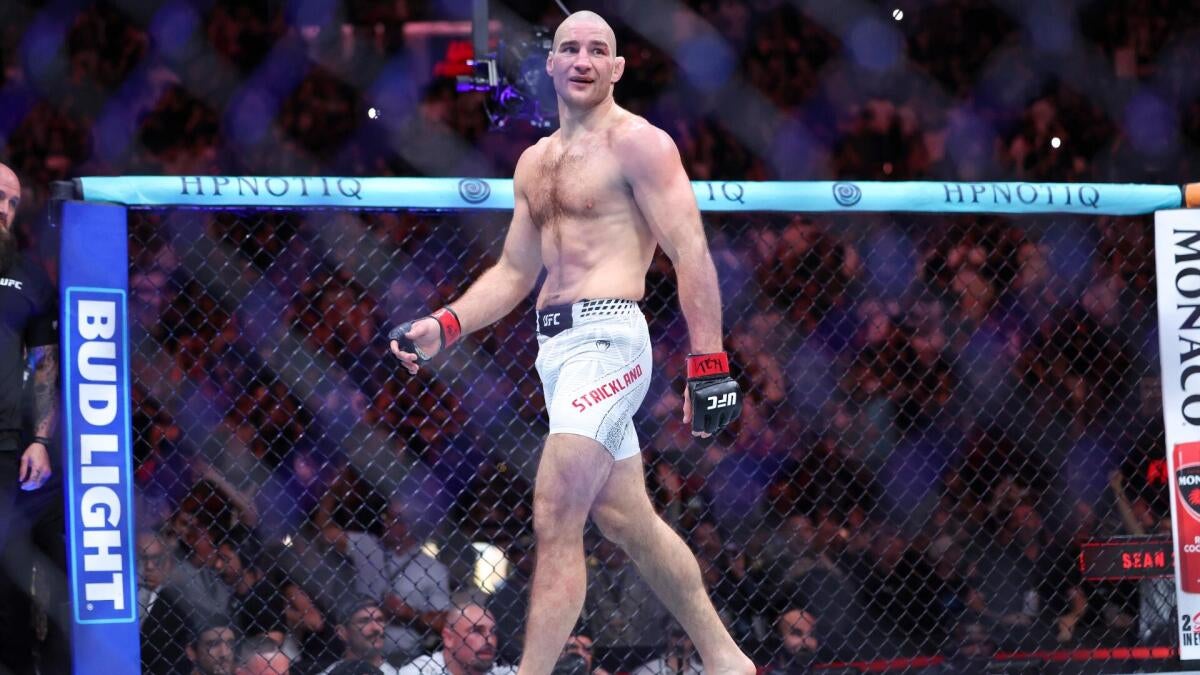 UFC 328 odds, fight card, predictions: MMA expert reveals picks for Chimaev vs. Strickland, other fights