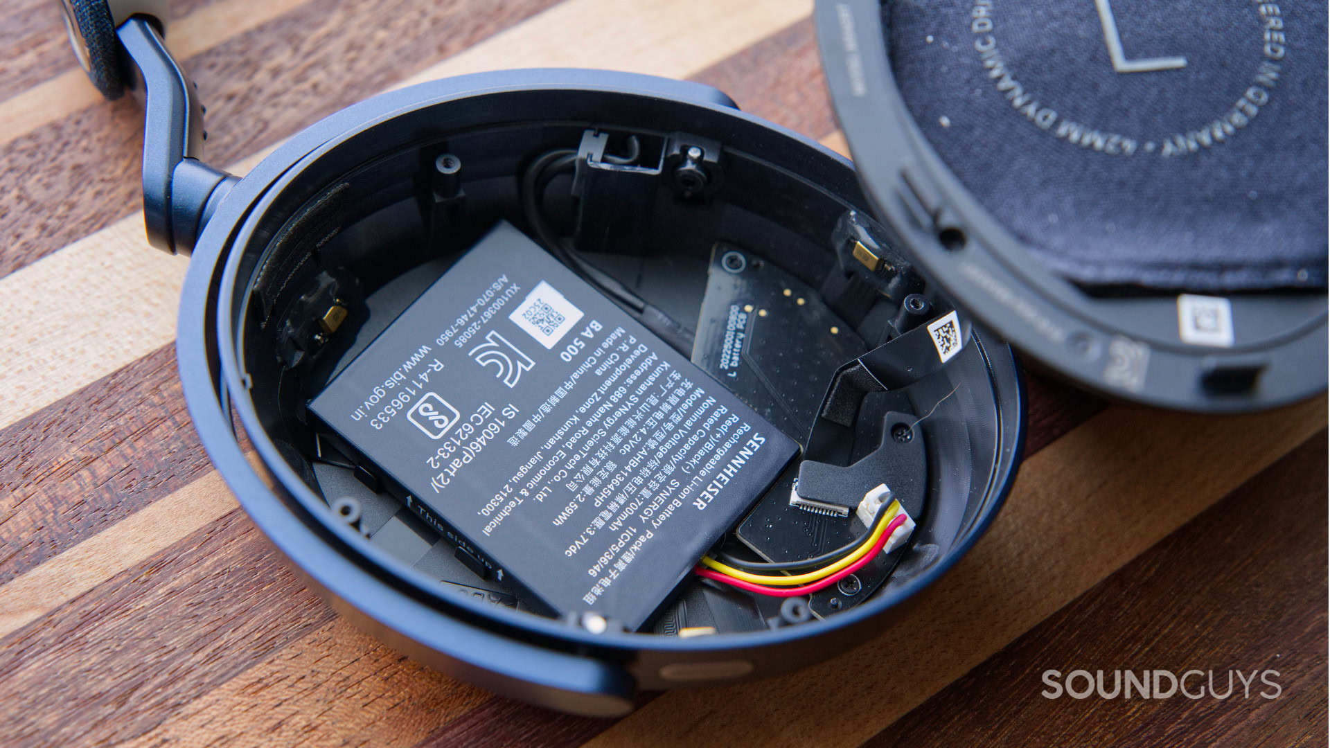 A photo of the Sennheiser MOMENTUM 5 Wireless' replaceable battery.