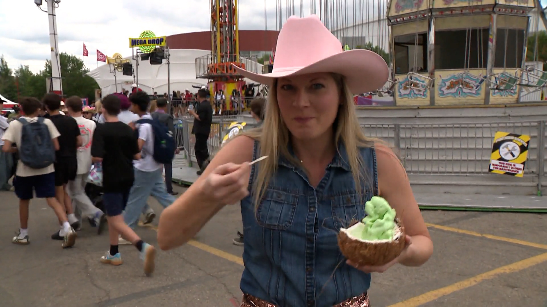Click to play video: 'Norma Reid tastes unique food offerings at Calgary Stampede'