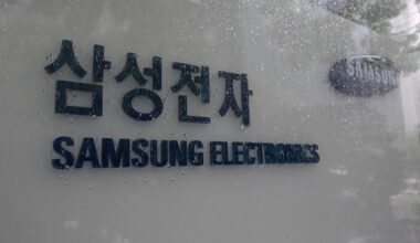 Samsung's $400,000 payout for memory workers sparks revolt as other divisions get only $4,000, fueling intentional production slowdowns — internal resentment disrupts packaging operations, major AI chip project decisions to a complete halt