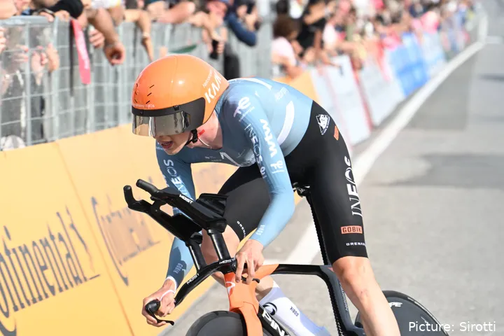 Thymen Arensman in action during the stage 10 individual time trial at the 2026 Giro d'Italia