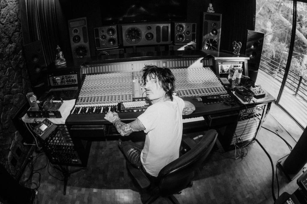 Tommy Lee Talks Special Expanded Edition of 'Tommyland'