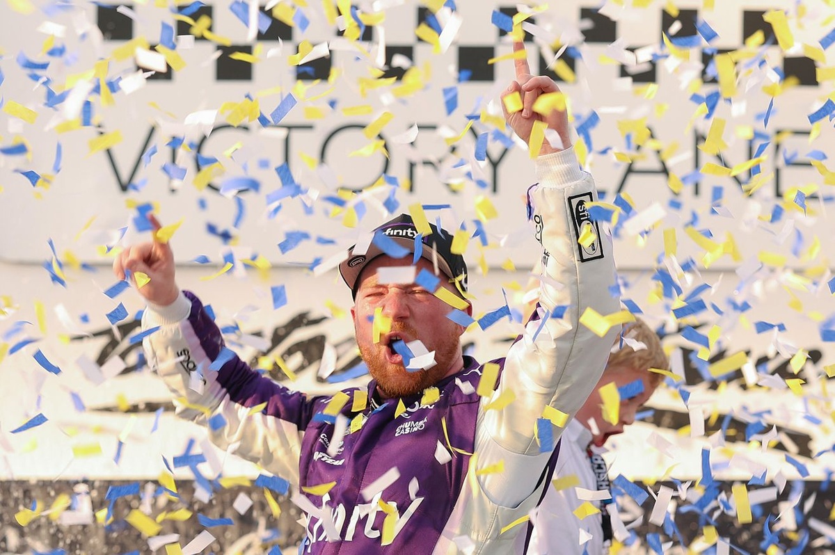 Can anyone stop Reddick from lifting the NASCAR Cup title?