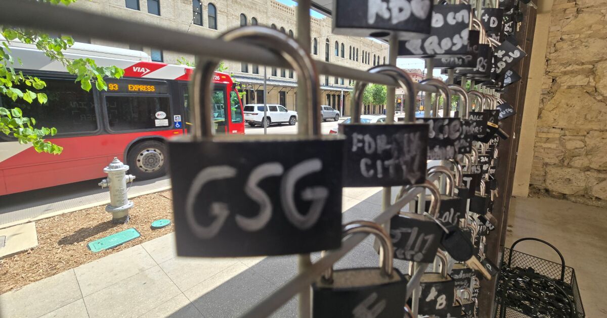 Spurs fans confident about Game 7 win but worried by "the flopper"